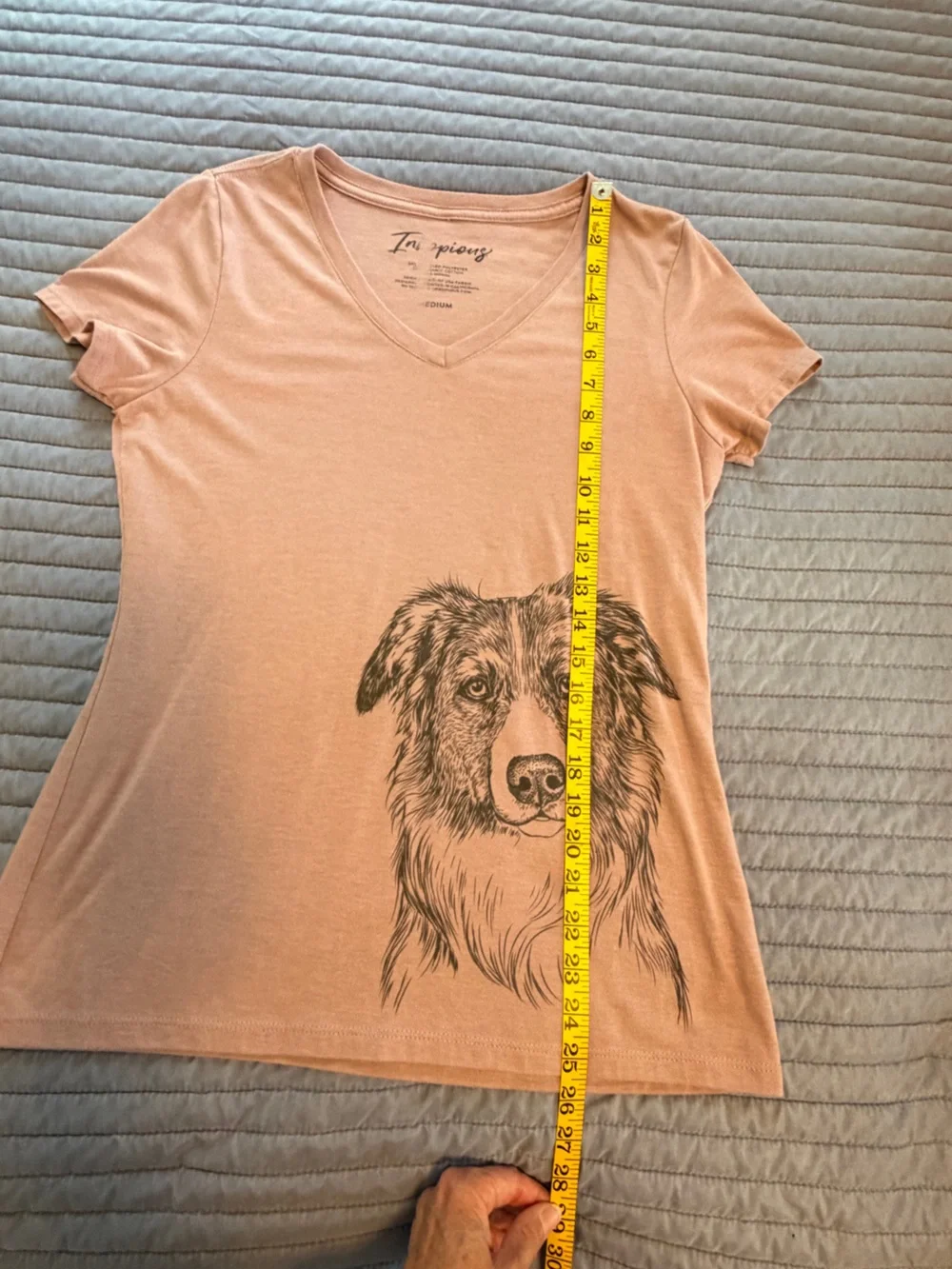 Inkopious brand Women's Dusty Rose Dog Graphic V‑Neck Tee #0203